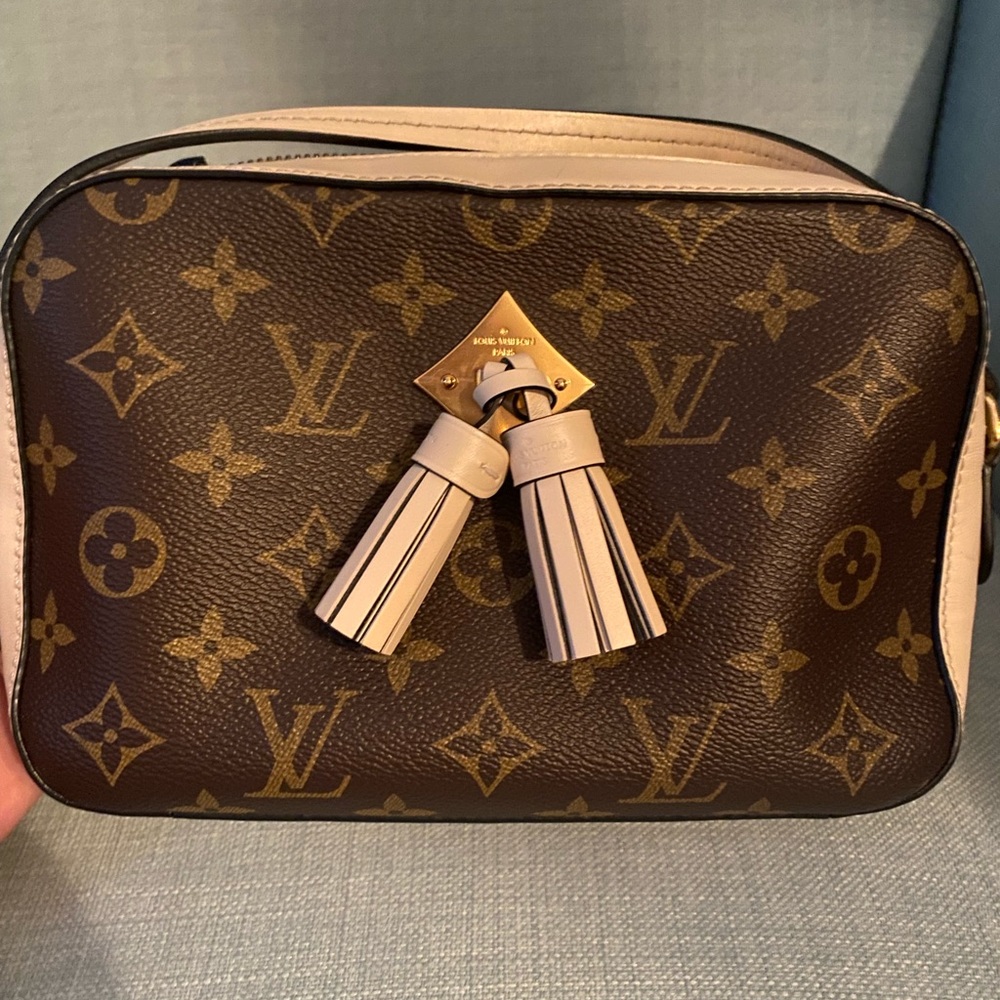 Beautiful LV crossbody Saintonge bag in cream!  Sold in original bag and box